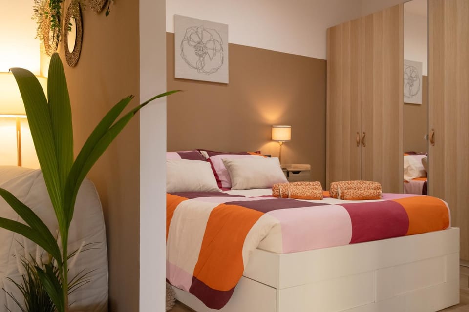 Bed, Photo of the whole room, Bedroom, towels, air conditioner