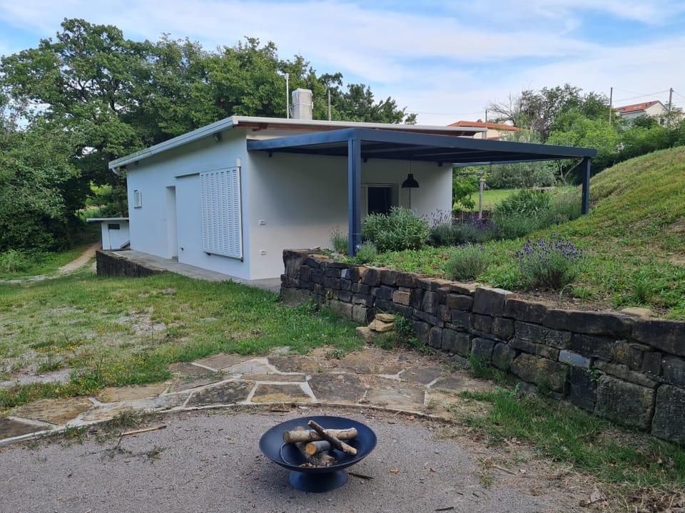 Property building, Day