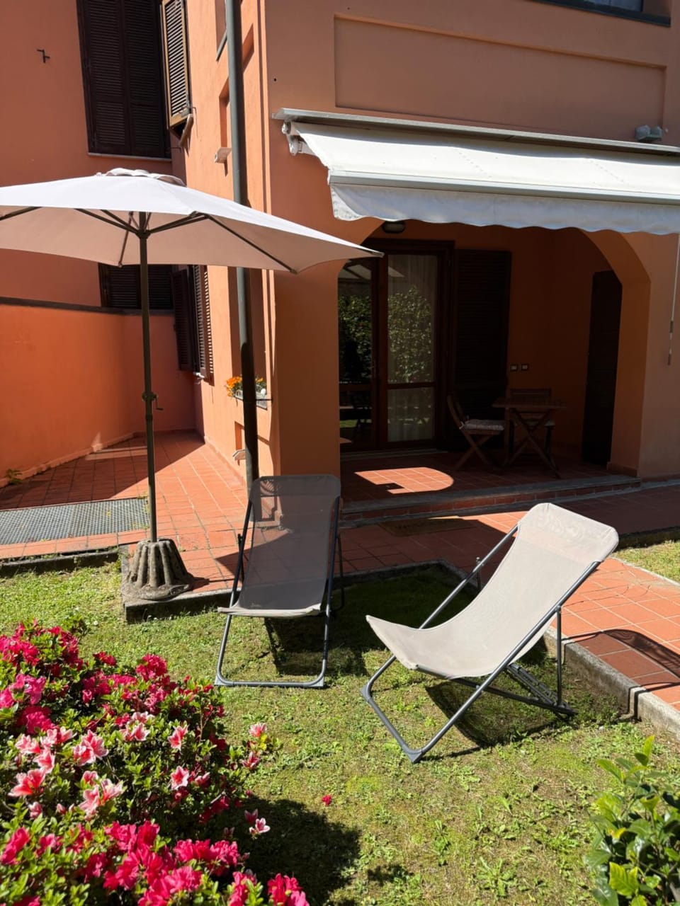 Property building, Patio, Garden, Garden view
