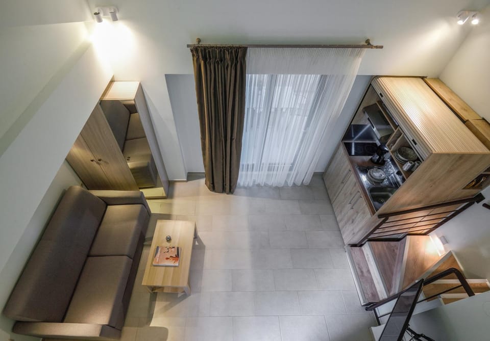 Kitchen or kitchenette, Living room