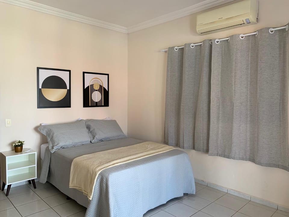 Bed, Photo of the whole room, air conditioner