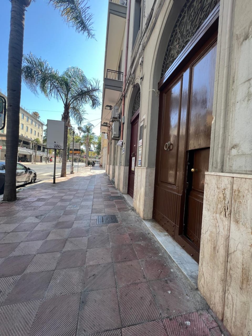 Property building, Neighbourhood, City view, Location