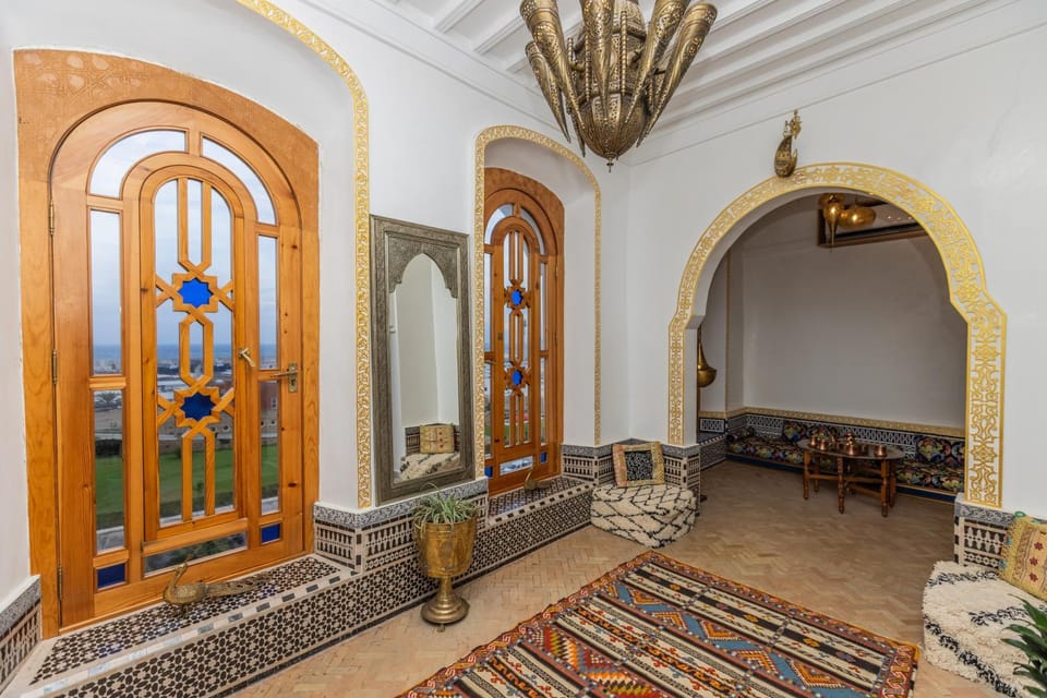 Living room, Seating area