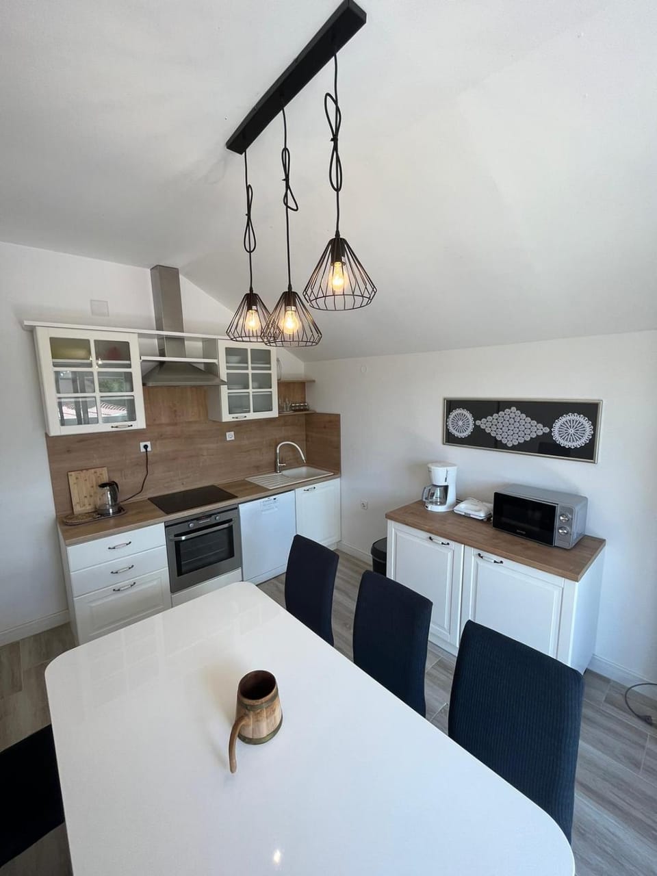 Kitchen or kitchenette, Photo of the whole room, Dining area, minibar, pet friendly, stove