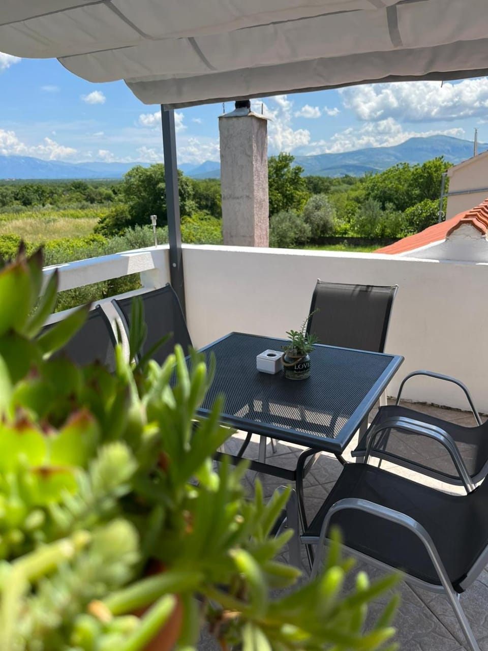 Patio, Natural landscape, View (from property/room), Balcony/Terrace, Seating area, Mountain view