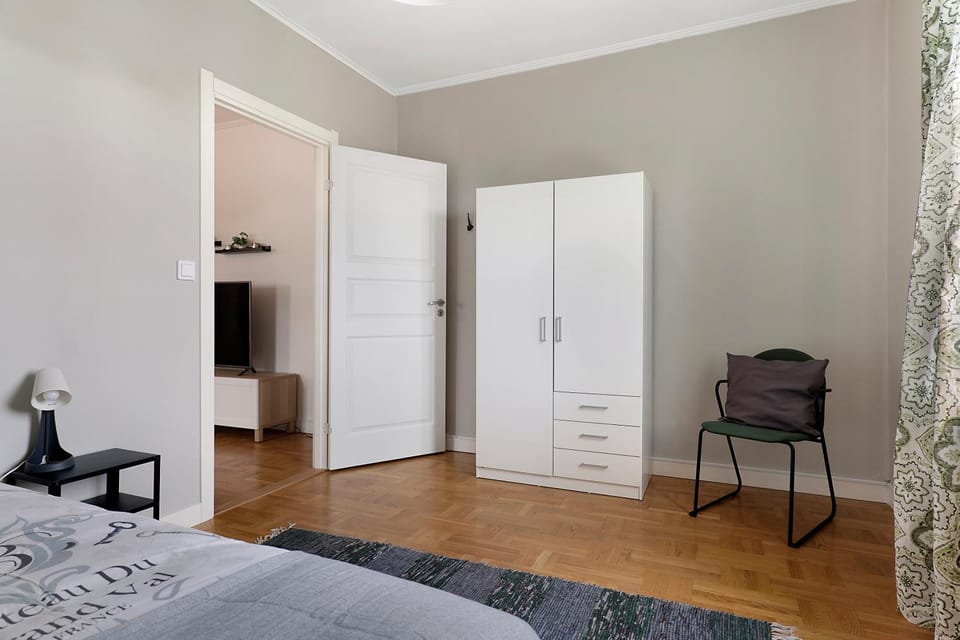 Bedroom, wardrobe