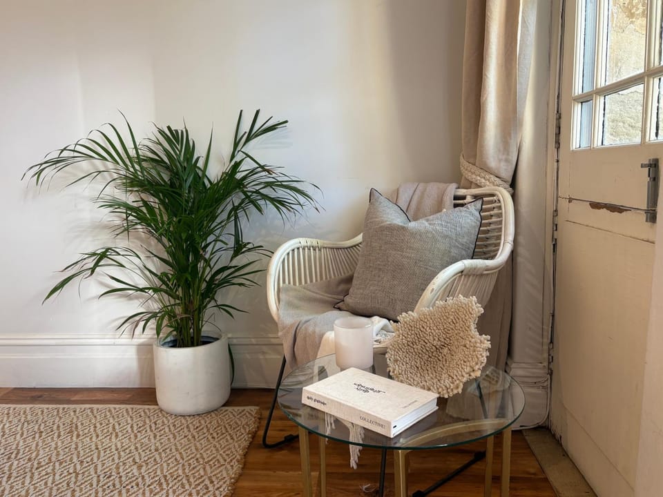 Sydney Harbourfront Boathouse and Studio Escape Apartment in Sydney