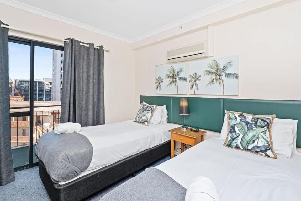 46 Hay St Hideaway Central 2BRparking Apartment in Perth