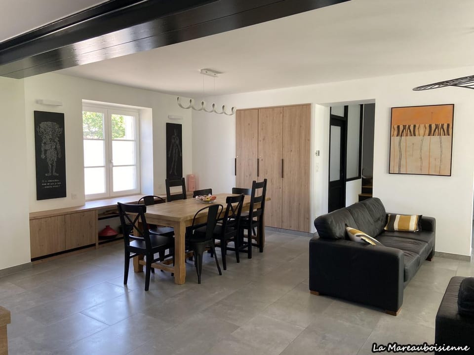 Séjour de charme à Mareau-aux-Bois : parc, home cinéma, billard, tennis et télétravail en fibre ultra-rapide - FR-1-590-279 House in Centre-Val de Loire