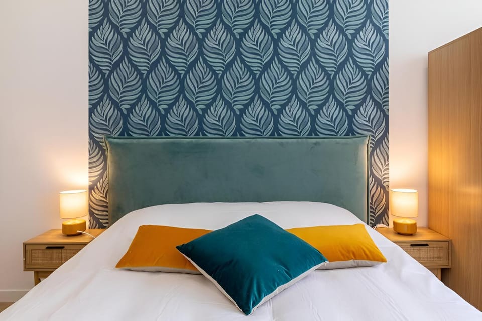 Bed, Photo of the whole room, Bedroom