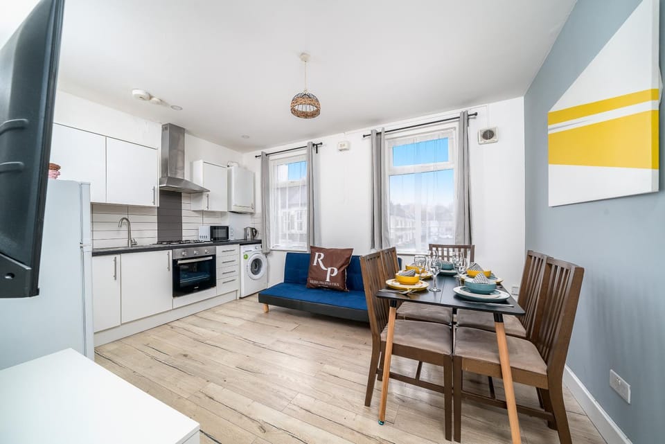 Kitchen or kitchenette, On site, kitchen