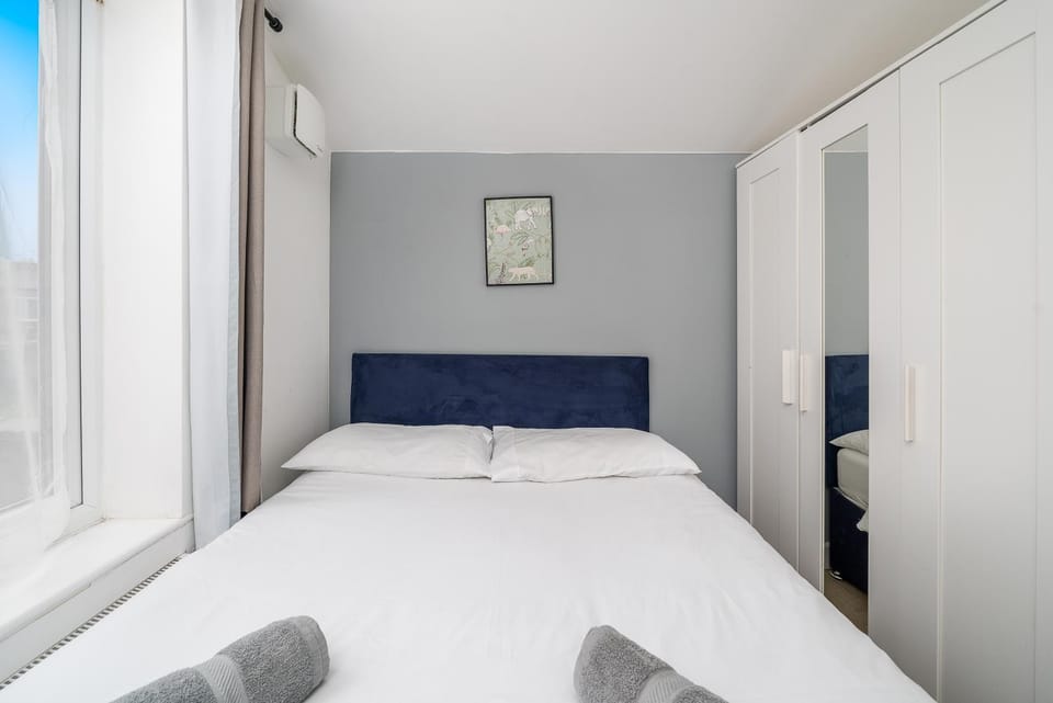 Bed, Bedroom, wardrobe