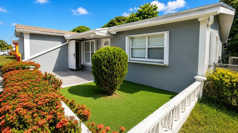 Property building, Day, Garden, Garden view