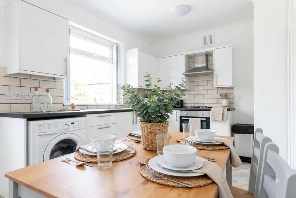 Spacious & Bright 3 Bedroom House in St Helens House in St Helens