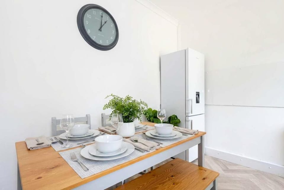 Spacious & Bright 3 Bedroom House in St Helens House in St Helens