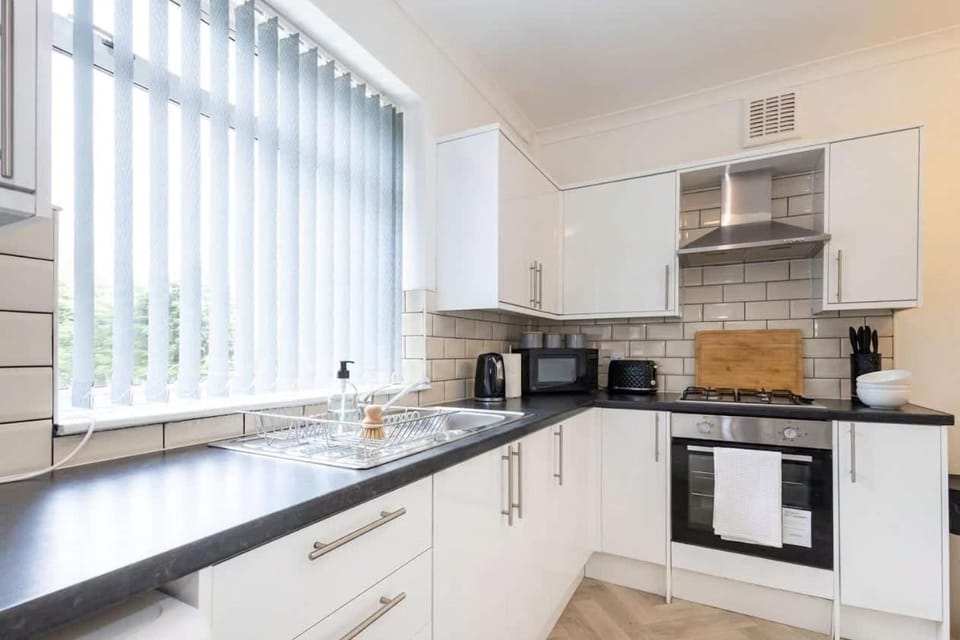Spacious & Bright 3 Bedroom House in St Helens House in St Helens