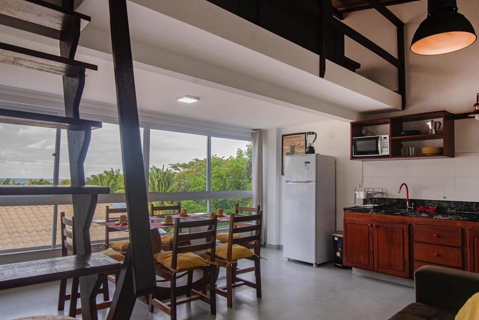 Kitchen or kitchenette, Dining area, minibar