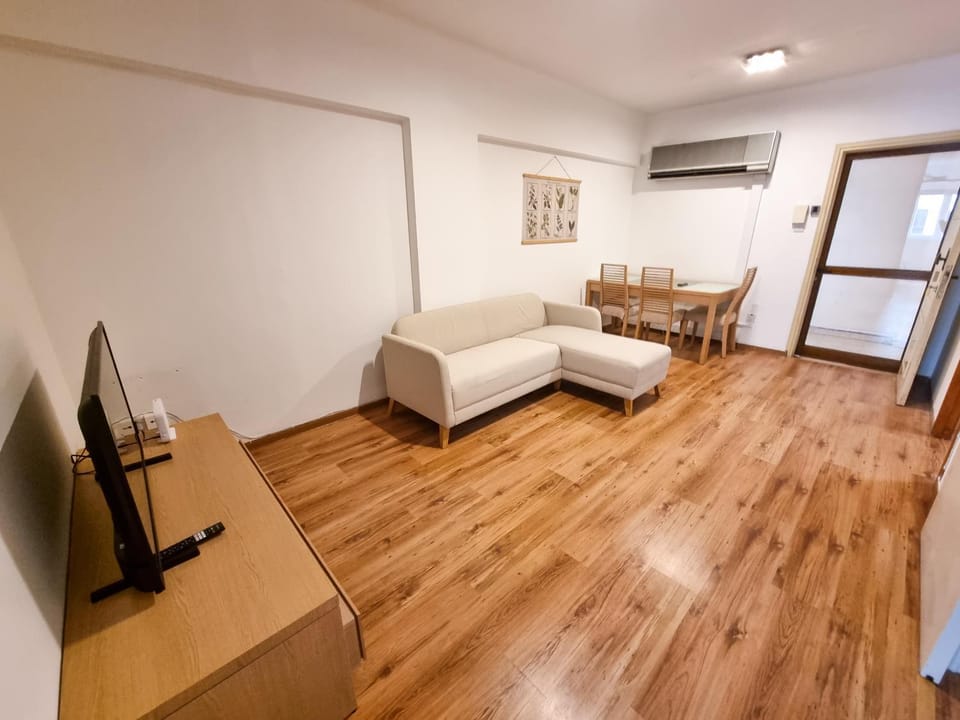 Communal lounge/ TV room, Bed, TV and multimedia, Living room, Seating area