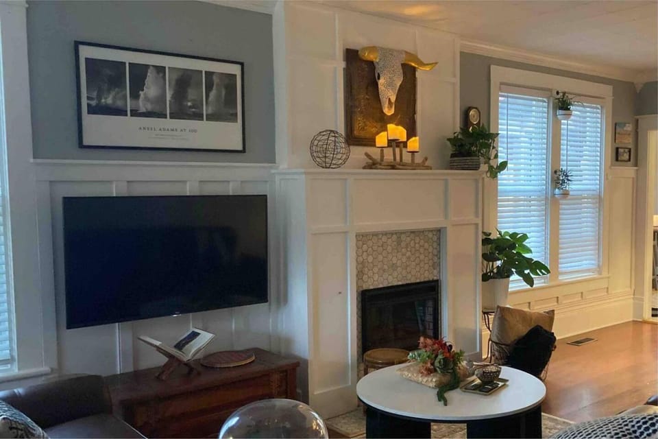 Stylish Family Home w Inviting Porches & Backyard House in Sheridan