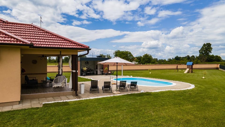 Garden, Garden view, Pool view, Swimming pool