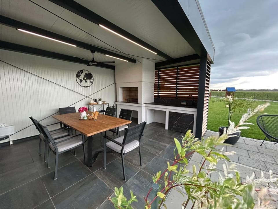BBQ facilities, Seating area