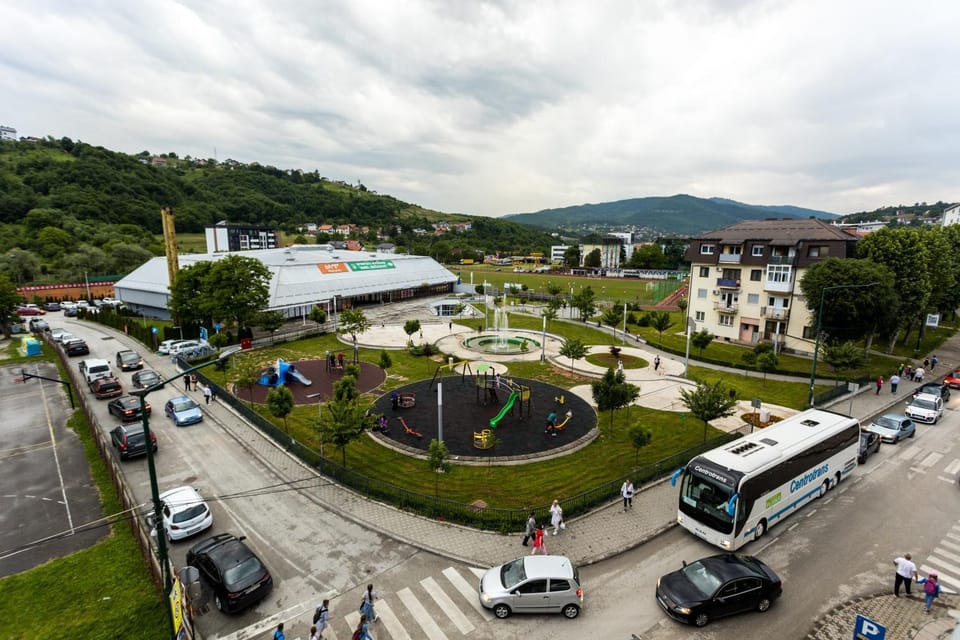 Neighbourhood, Mountain view, Street view, Location, Parking, shuttle