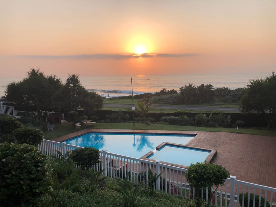 Swimming pool, Sunrise