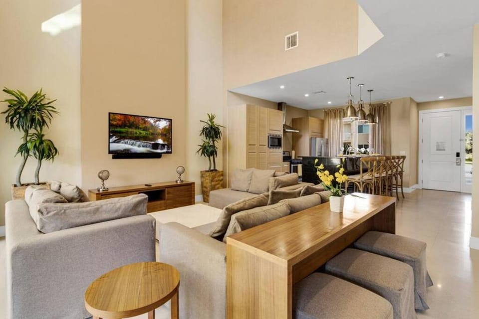 Luxury Townhouse located NEXT to DISNEY ORLANDO House in Bay Lake