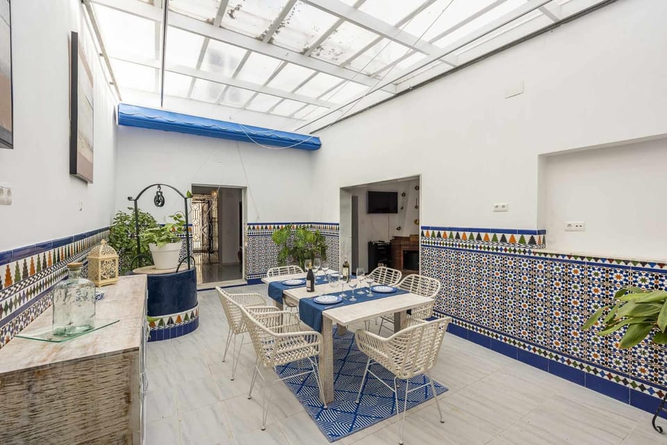 Patio, Area and facilities, Inner courtyard view