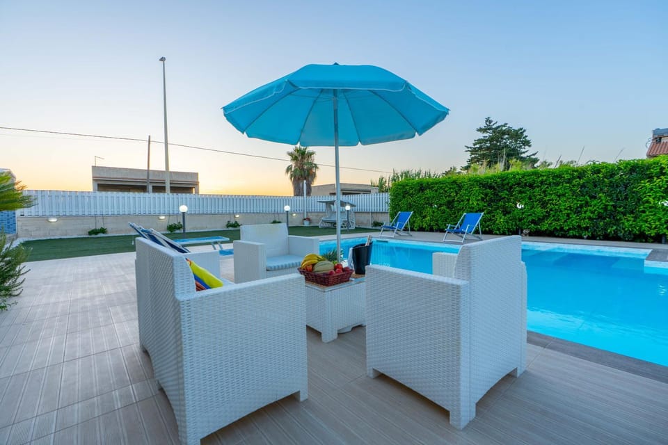 Patio, Pool view, Swimming pool, sunbed