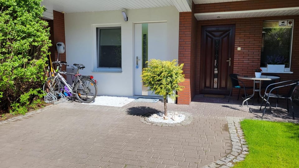 Patio, Cycling