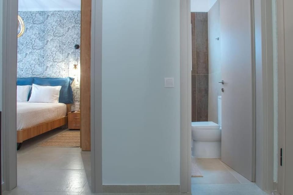 Bathroom, Bedroom