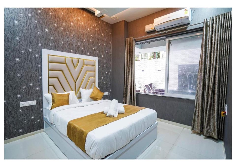 Bed, Bedroom, air conditioner