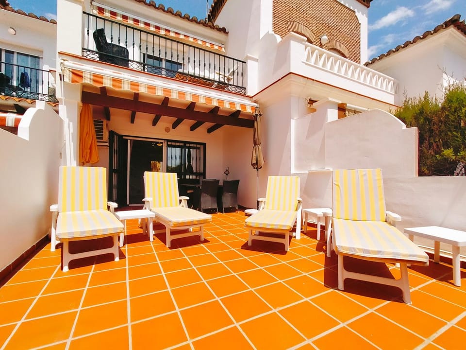 Property building, Balcony/Terrace
