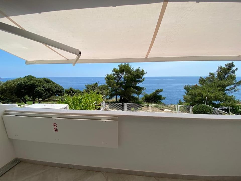View (from property/room), Balcony/Terrace, Sea view
