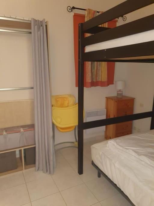 Bed, Bedroom, bunk bed