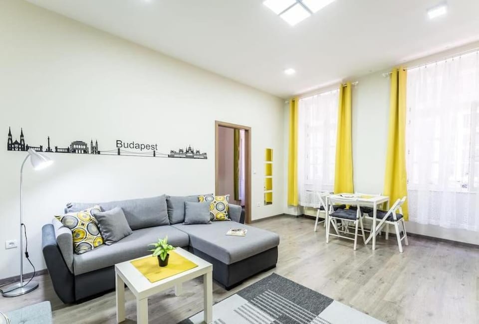 Paralello Universo-Supercentral by NW Apartment in Budapest