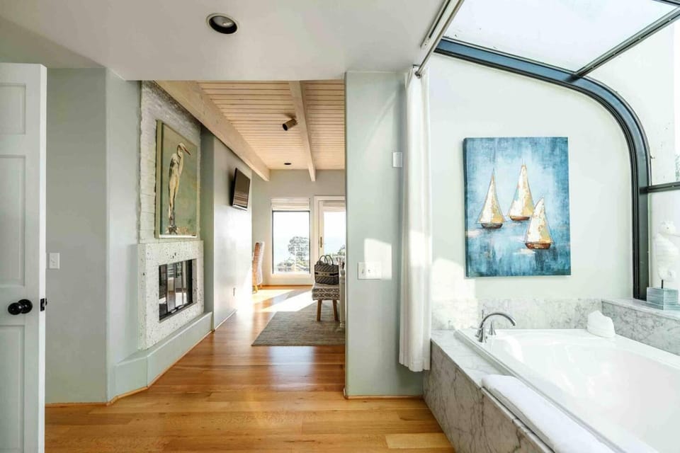 Summer Beach House House in Summerland