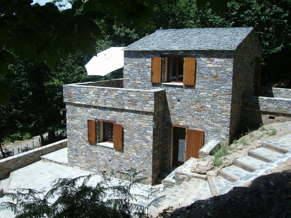 HAUTE CORSE CENTRE CORSE CASTAGNICCIA Gîte de PETRERA 1 CASABIANCA House in Corsica