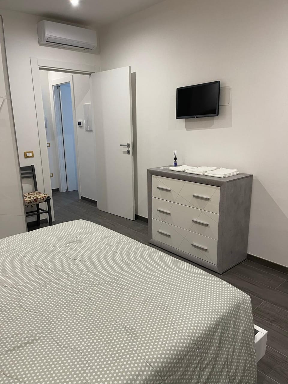 Living room, Bedroom