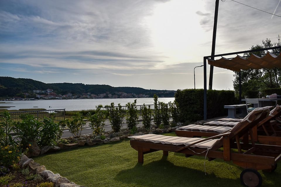 Garden, Sea view