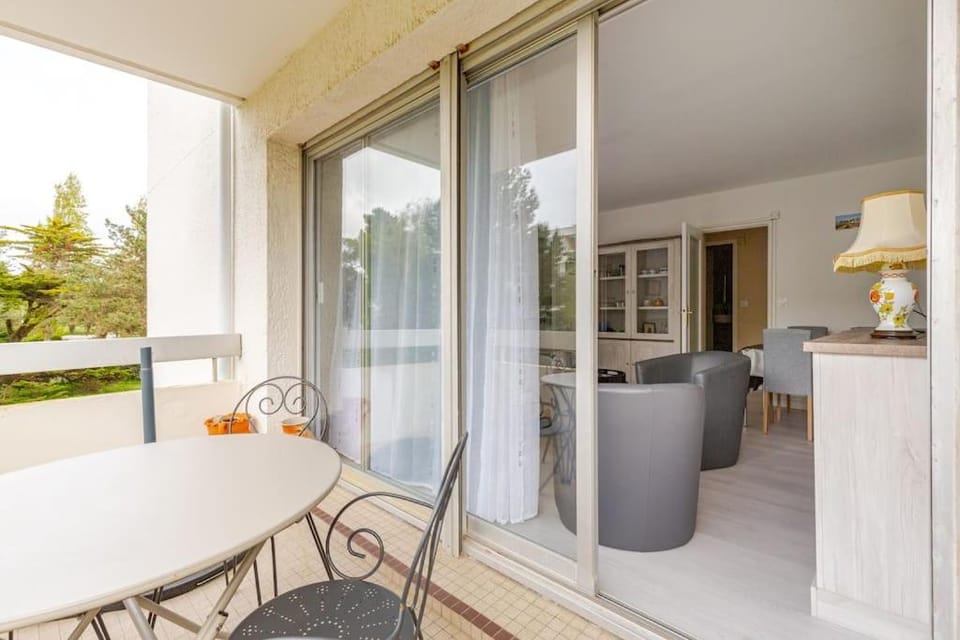 Patio, View (from property/room), Balcony/Terrace, Seating area, Dining area