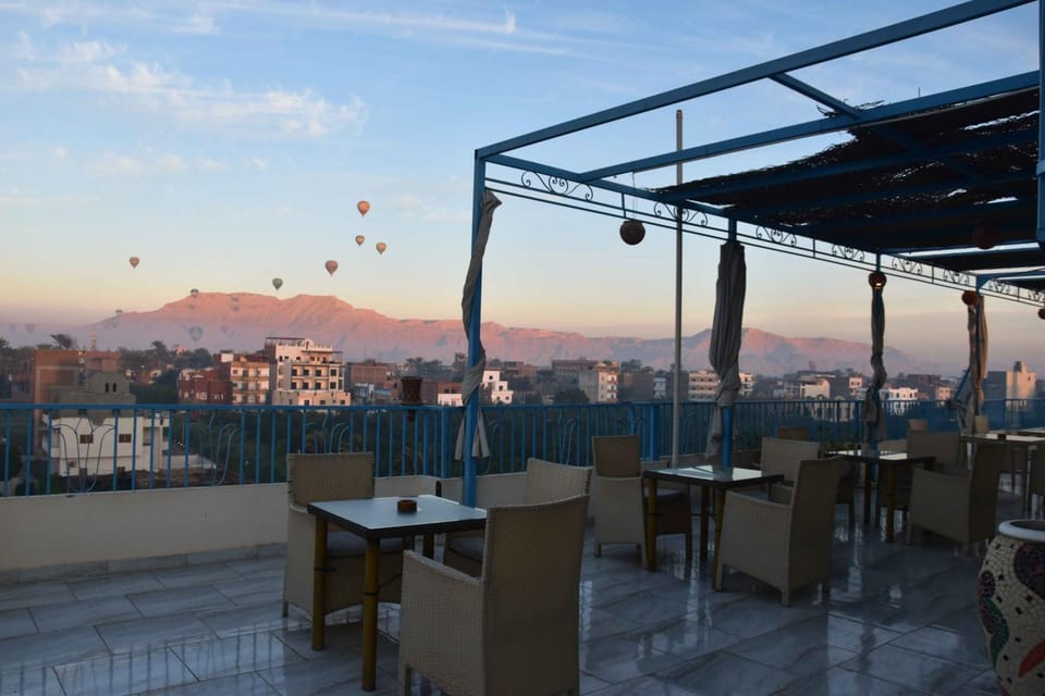 Restaurant/places to eat, Day, Natural landscape, View (from property/room), Balcony/Terrace, Banquet/Function facilities, Mountain view, Sunrise