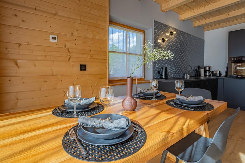 Kitchen or kitchenette, Living room, Food and drinks, Seating area, Dining area, Lake view, Lake view
