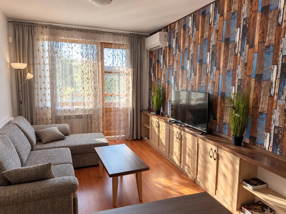 TV and multimedia, Living room, air conditioner