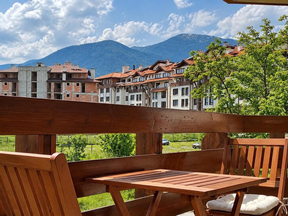 Day, Natural landscape, Balcony/Terrace, Mountain view