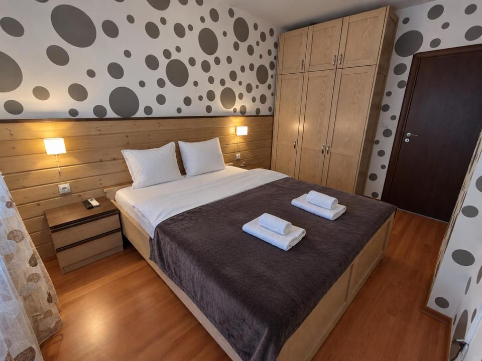 Bed, Bedroom, towels, wardrobe