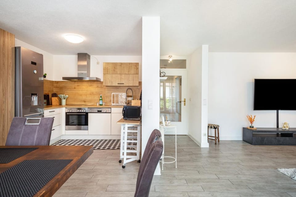 Property building, Kitchen or kitchenette, Living room