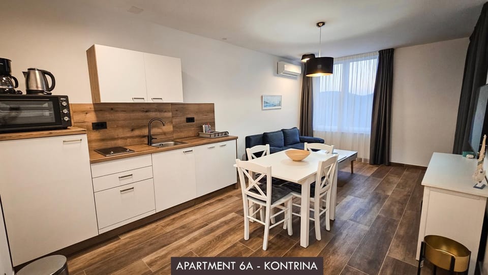 Kitchen or kitchenette, Dining area, pet friendly, stove