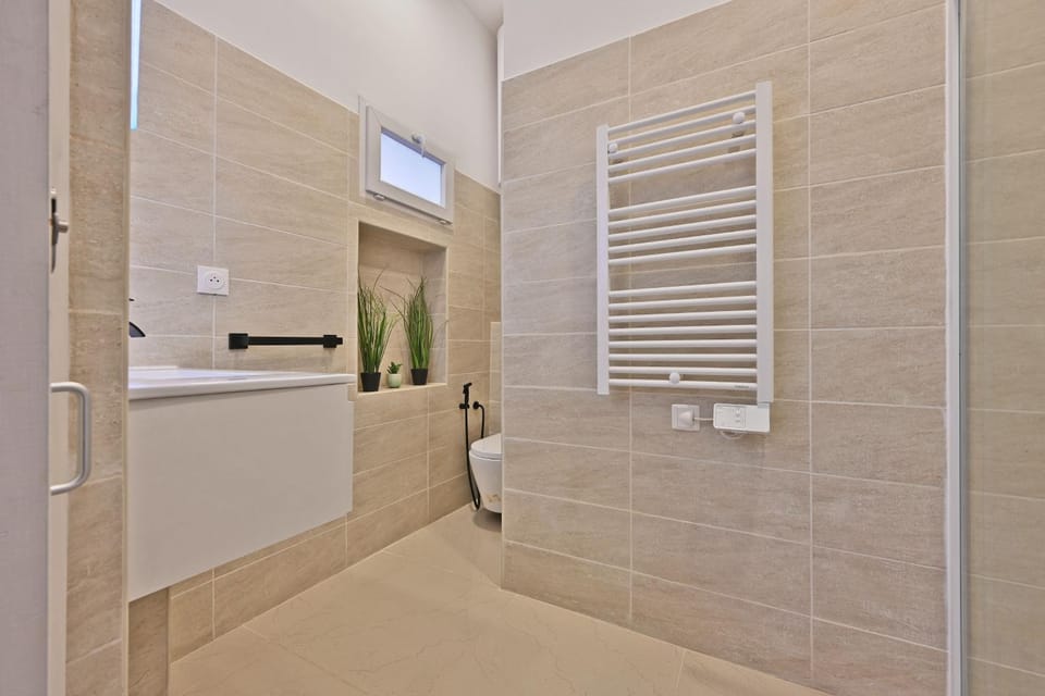 Toilet, Bathroom, heating